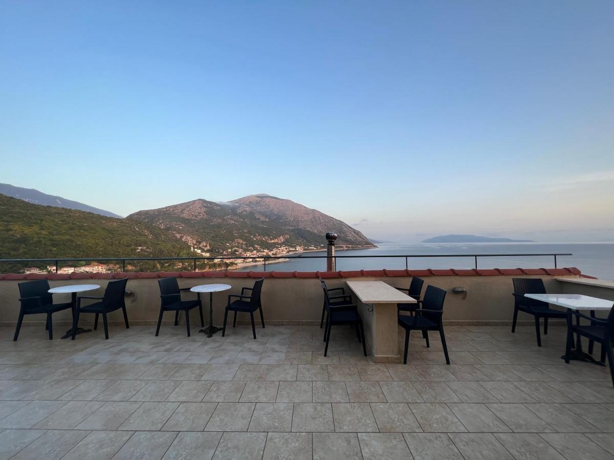 Oceanis 2* Poros (Kefalonia)